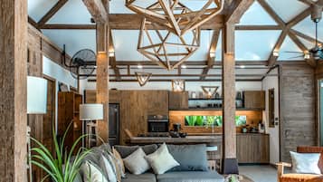 Luxury-Villa, 3 Schlafzimmer, eigener Pool (Oscar) | Badezimmerausstattung | Kostenlose Toilettenartikel, Haartrockner, Hausschuhe, Handtücher