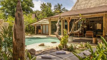 3 Bedroom Villa with Private Pool (Oscar) | Premium bedding, minibar, in-room safe, individually decorated