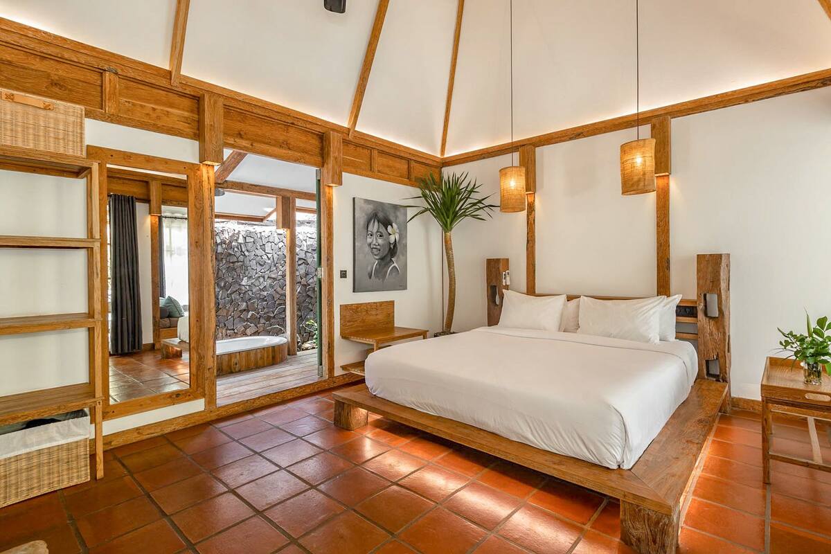Sumba Pool Side | Premium bedding, minibar, in-room safe, desk