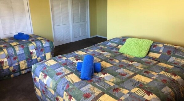 Standard Twin Room, Shared Bathroom