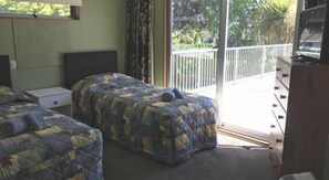 1 bedroom, iron/ironing board, free cots/infant beds, free WiFi - Gumtree Lodge B&B (Christchurch)