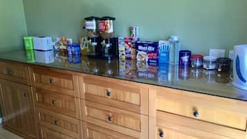 Free daily continental breakfast