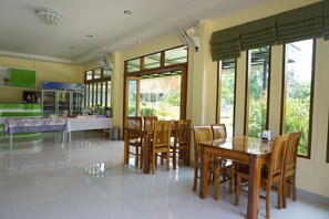 Lobby sitting area - Aranya Resort (Chumphon)