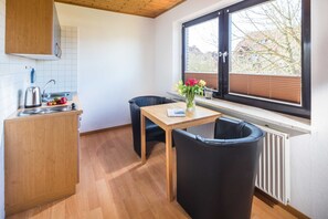 Fridge, oven