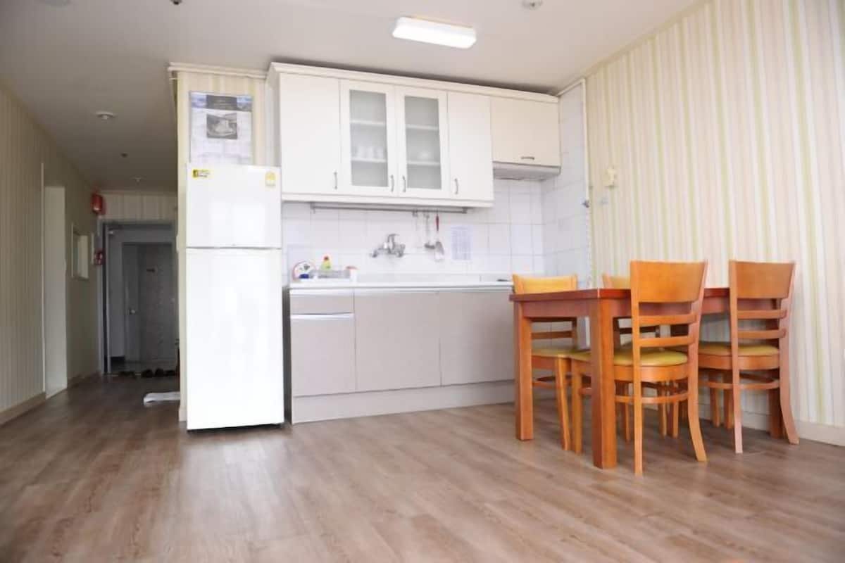 Private kitchen | Fridge