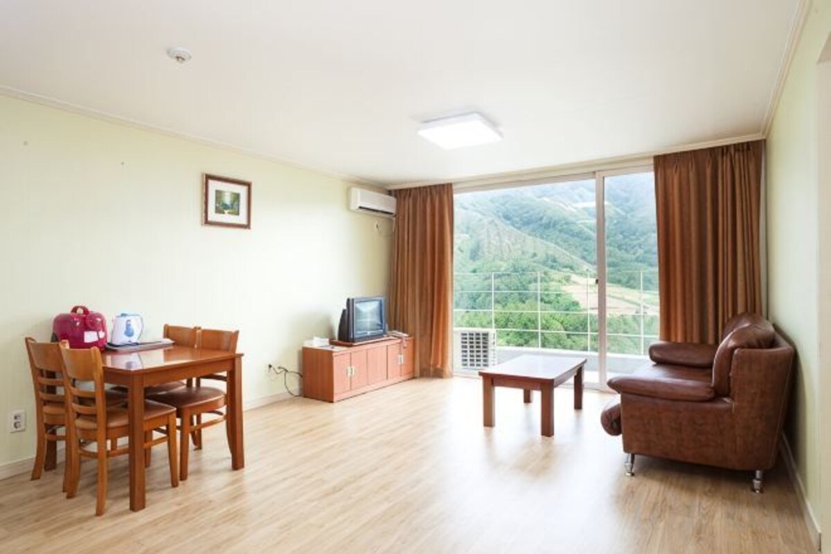 Gold Suite A
