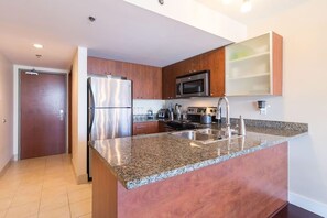 1 Bedroom Suite | Private kitchen - Makati Rest Room (Makati)