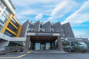 Front of property - Jeju IN Hotel (Jeju City)