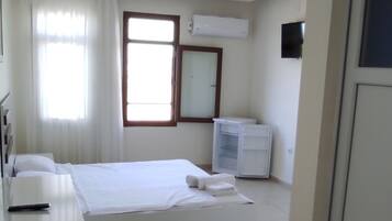 Minibar, soundproofing, iron/ironing board, free WiFi