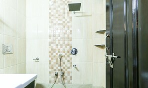 Standard Room | Bathroom | Shower, free toiletries - Royal Suites Kasauli (Kasauli)
