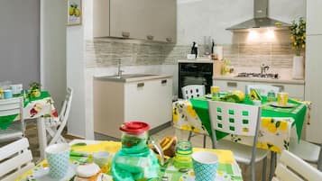 Babybetten, kostenloses WLAN, Bettwäsche