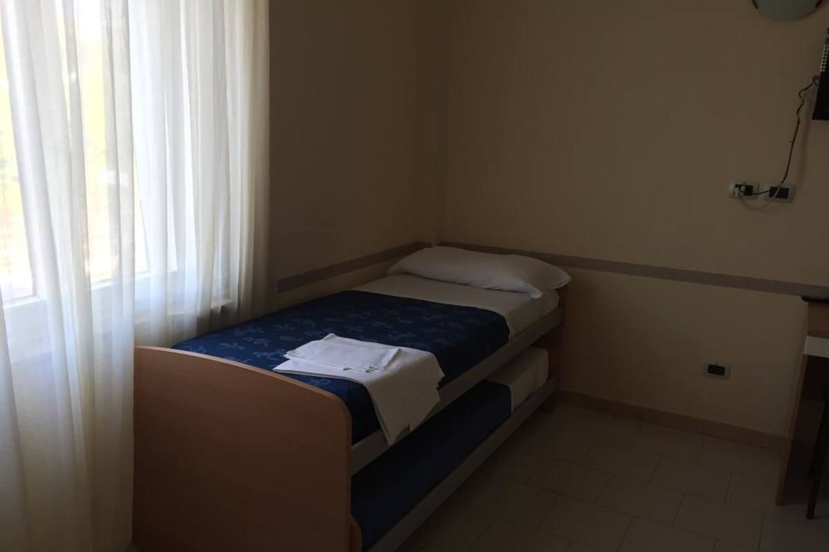 Desk, rollaway beds, free WiFi