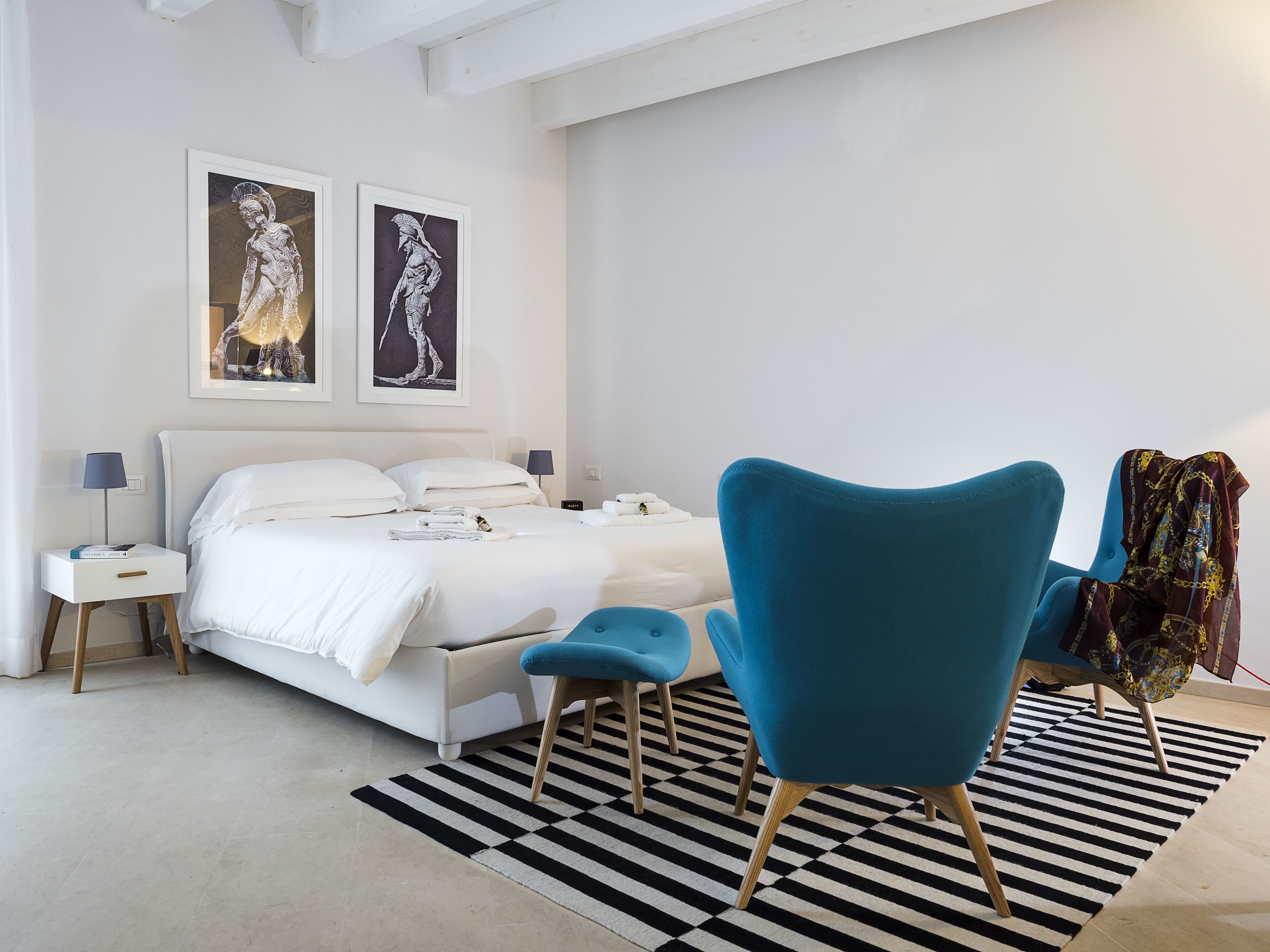 Suite Deluxe, 1 grand lit, coin cuisine | Literie de qualité supérieure, minibar, coffres-forts dans les chambres