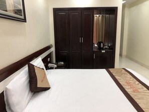 Twin Room, Lake View | In-room safe, desk, blackout curtains, free WiFi - Khoa Thanh Hotel (Mai Chau)