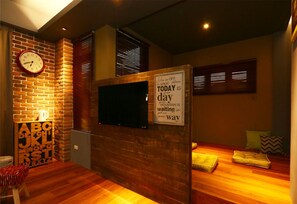 Suite Basic, 2 Tempat Tidur Double | Tempat tidur lipat/tambahan, Wi-Fi gratis, dan seprai linen