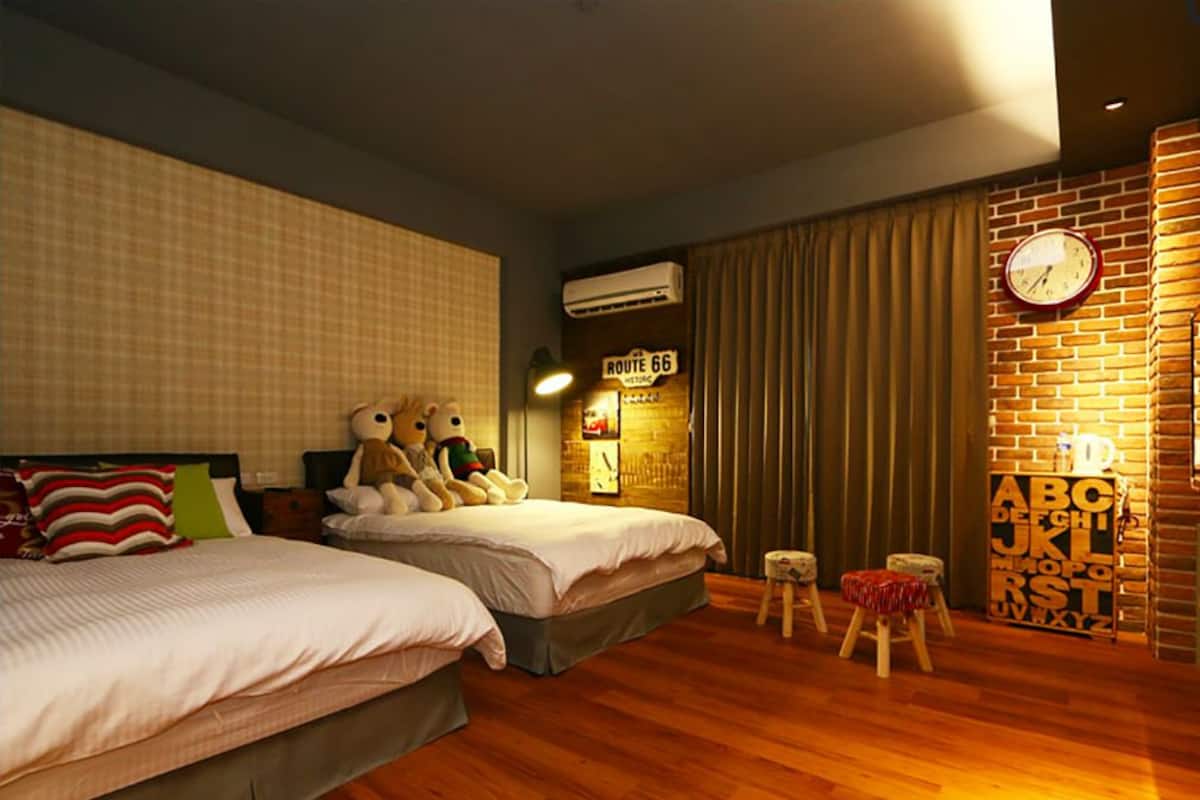 Eenvoudige suite, 2 tweepersoonsbedden | Extra bedden, gratis wifi, beddengoed