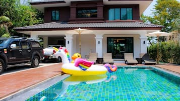 3-Bedroom House | Terrace/patio