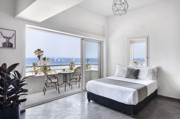 Deluxe Apartment, 1 Bedroom, Sea View, Beachfront