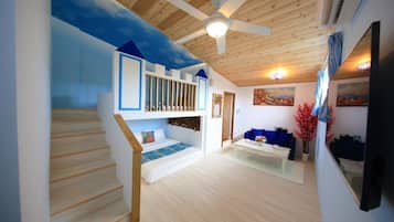 Standard Quadruple Room, 2 Double Beds | Desk, blackout drapes, soundproofing, bed sheets