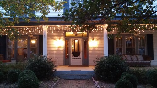 7 BR Manor - Add DIY Wedding 750 dollars,  7th night free ending on a weekday.