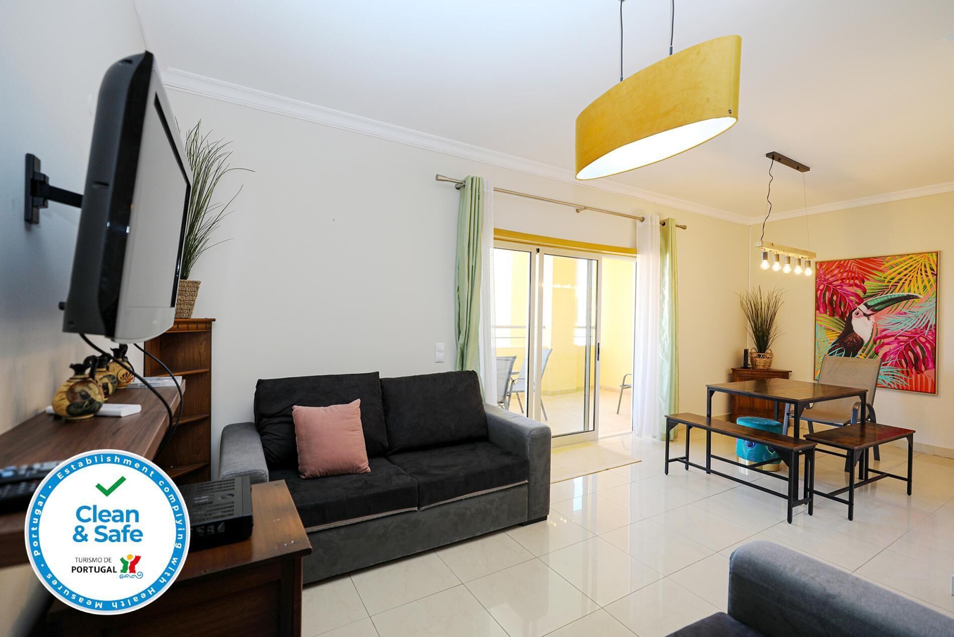 Apartment (3 Bedrooms) | Front of property