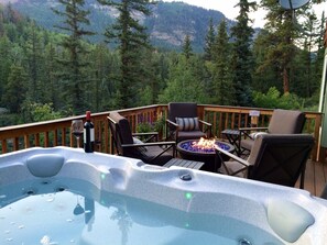 Bañera de hidromasaje al aire libre