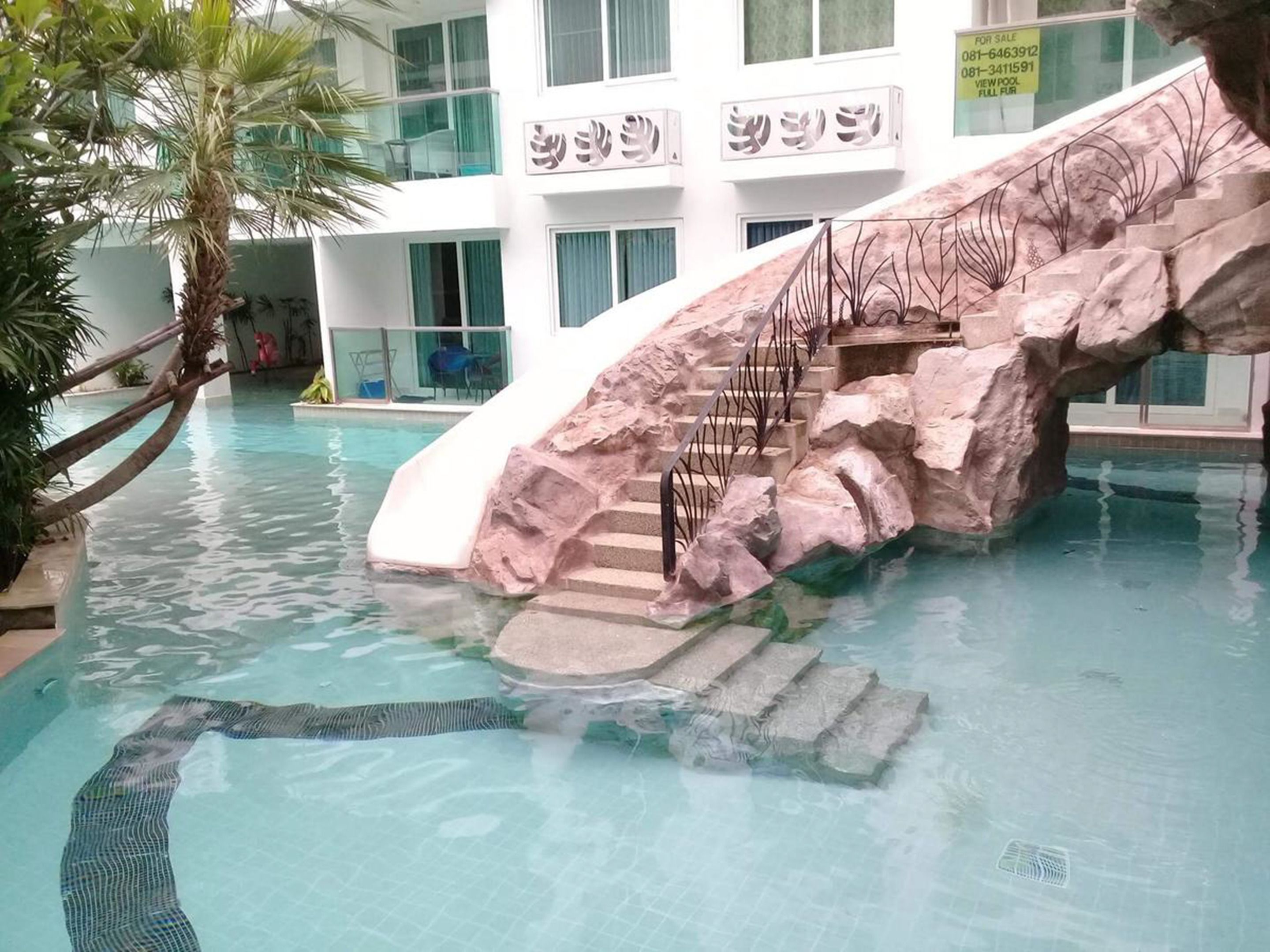 حمّام سباحة خارجي