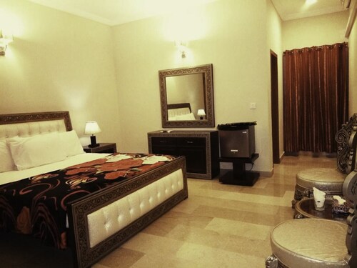 Royal Galaxy Guest House