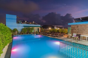 2 utendørsbassenger