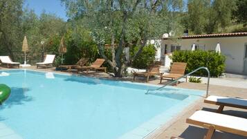 Piscina stagionale all'aperto