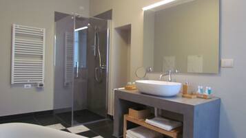 Deluxe Suite, Lakeside | Bathroom | Separate tub and shower, deep soaking tub, rainfall showerhead