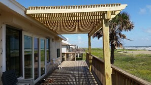 Property grounds - Amazing Gulf Views, Pets Welcomed ADA Ramp, Fenced Yard, Direct access to Beach (Galveston)