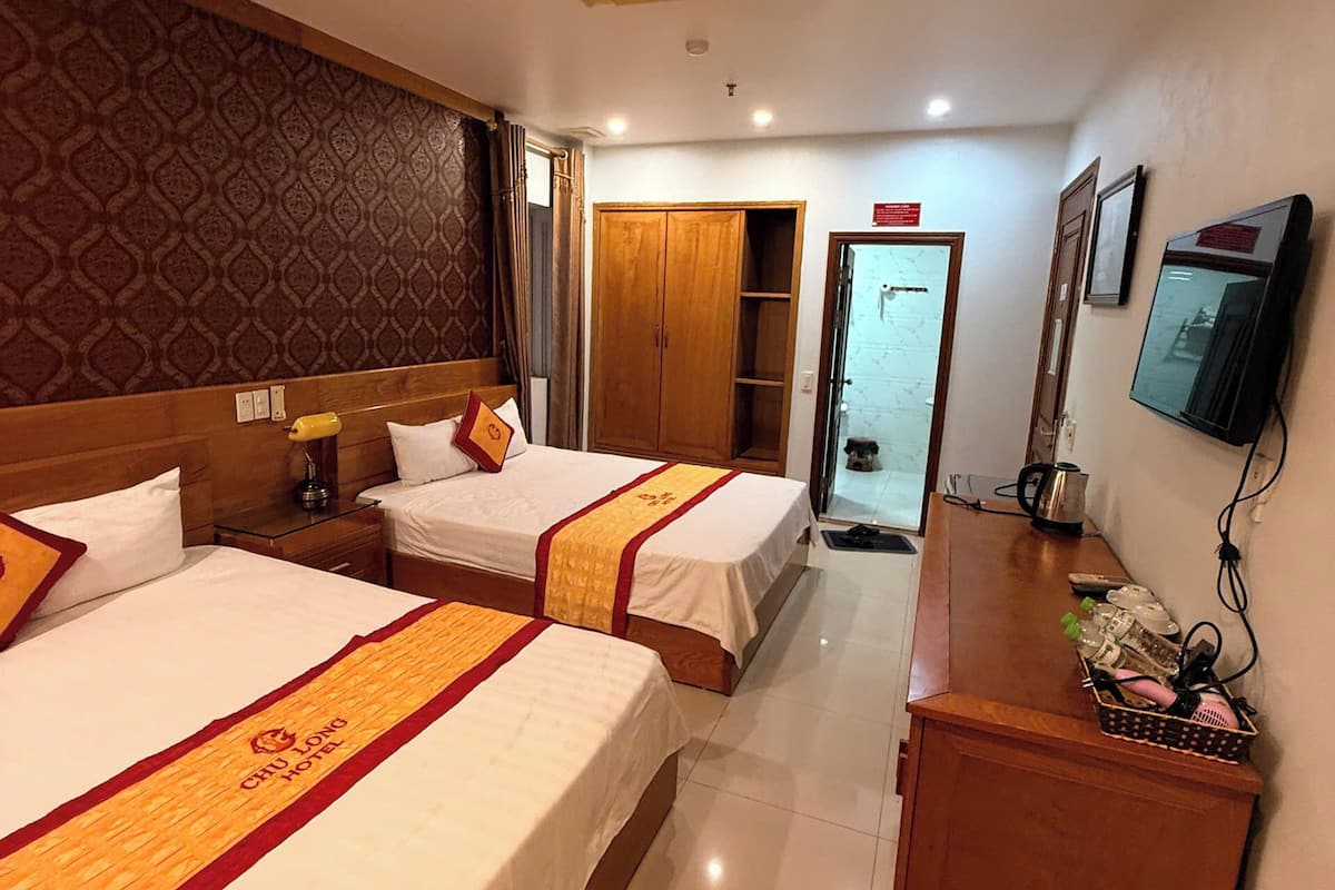 Standard Triple Room, Non Smoking, Mountain View | Desk, blackout curtains, soundproofing, free WiFi