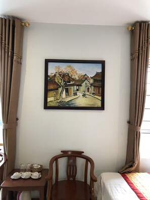 Desk, soundproofing, free WiFi - Chu Long Hotel (Hai Phong)