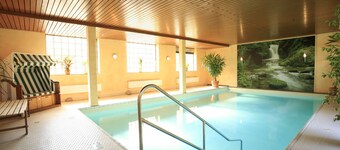 路特斯餐厅酒店