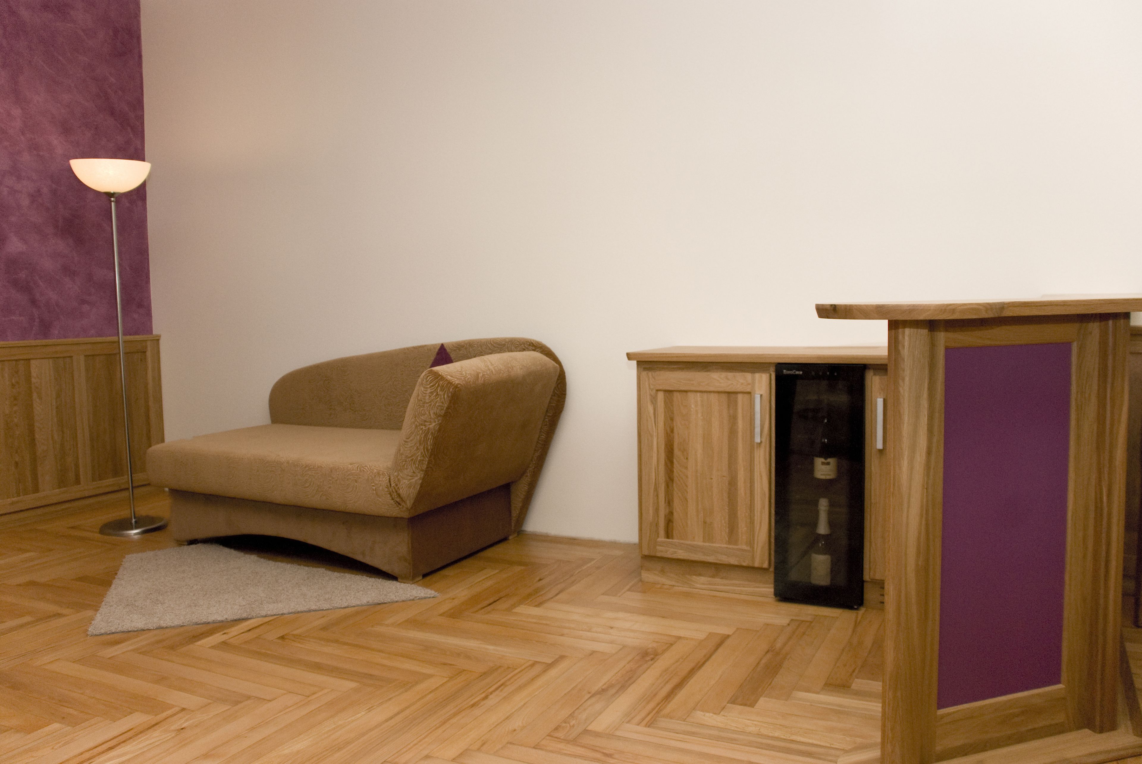 suite, balcony | living area | led tv