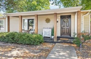 Exterior - The KYLE GeTaWaY!!  Add’l Cottage in back, if available, that sleeps 4 More! (College Station)