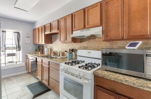 Fridge, microwave, oven, stovetop - The KYLE GeTaWaY!!  Add’l Cottage in back, if available, that sleeps 4 More! (College Station)
