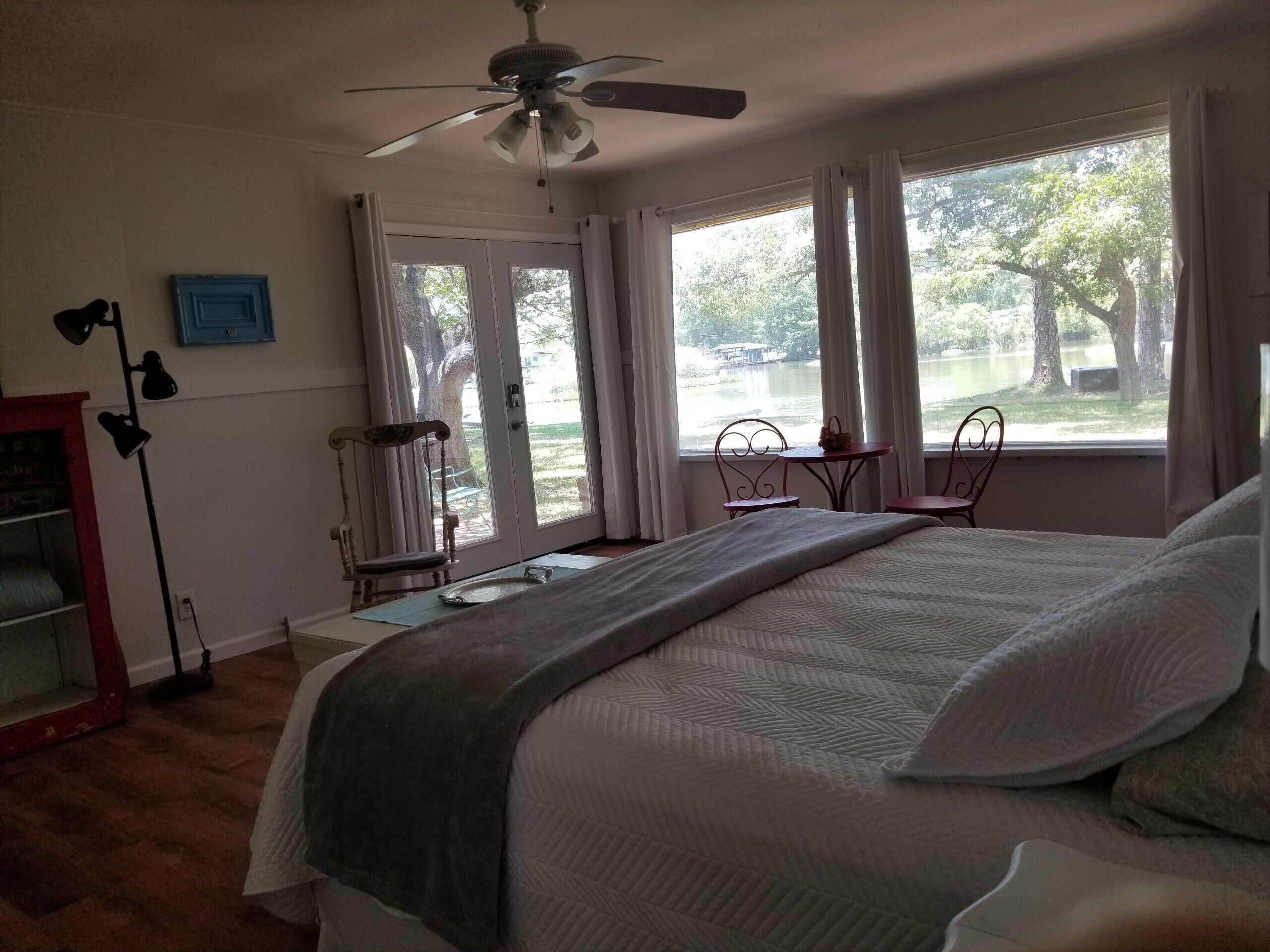 2 多间卧室、熨斗/熨衣板、免费 WiFi、床单