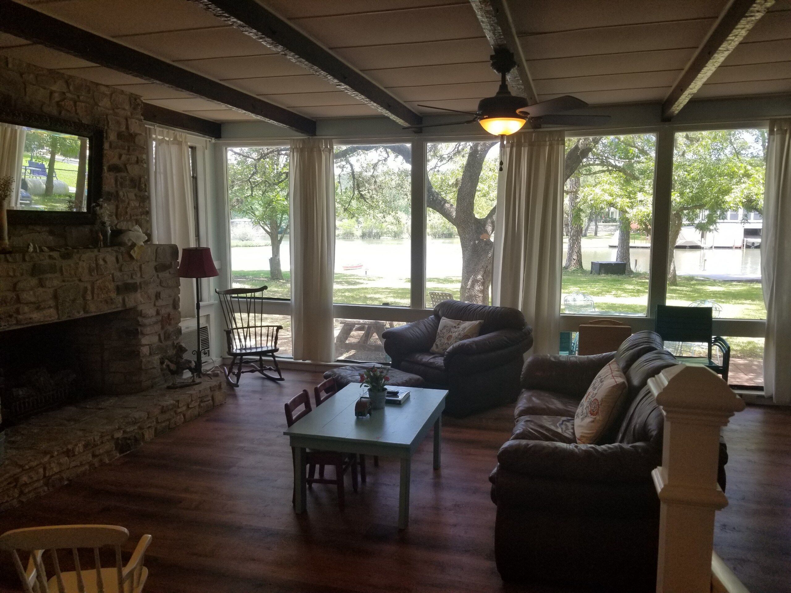 リビング エリア