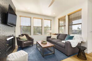 Smart TV, fireplace, DVD player, books