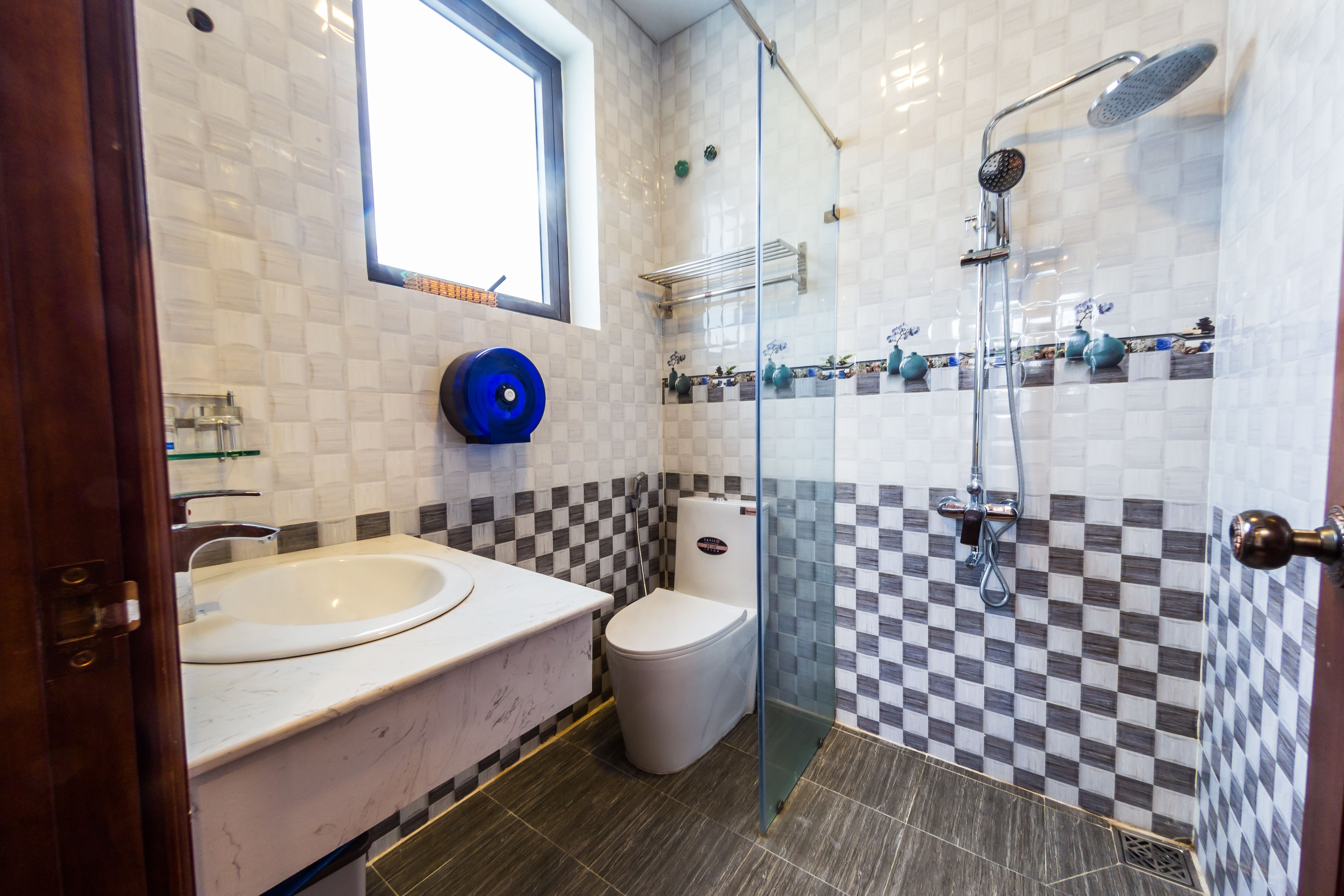 superior quadruple room, 2 queen beds, balcony, city view | bathroom | shower, free toiletries, hair dryer, slippers