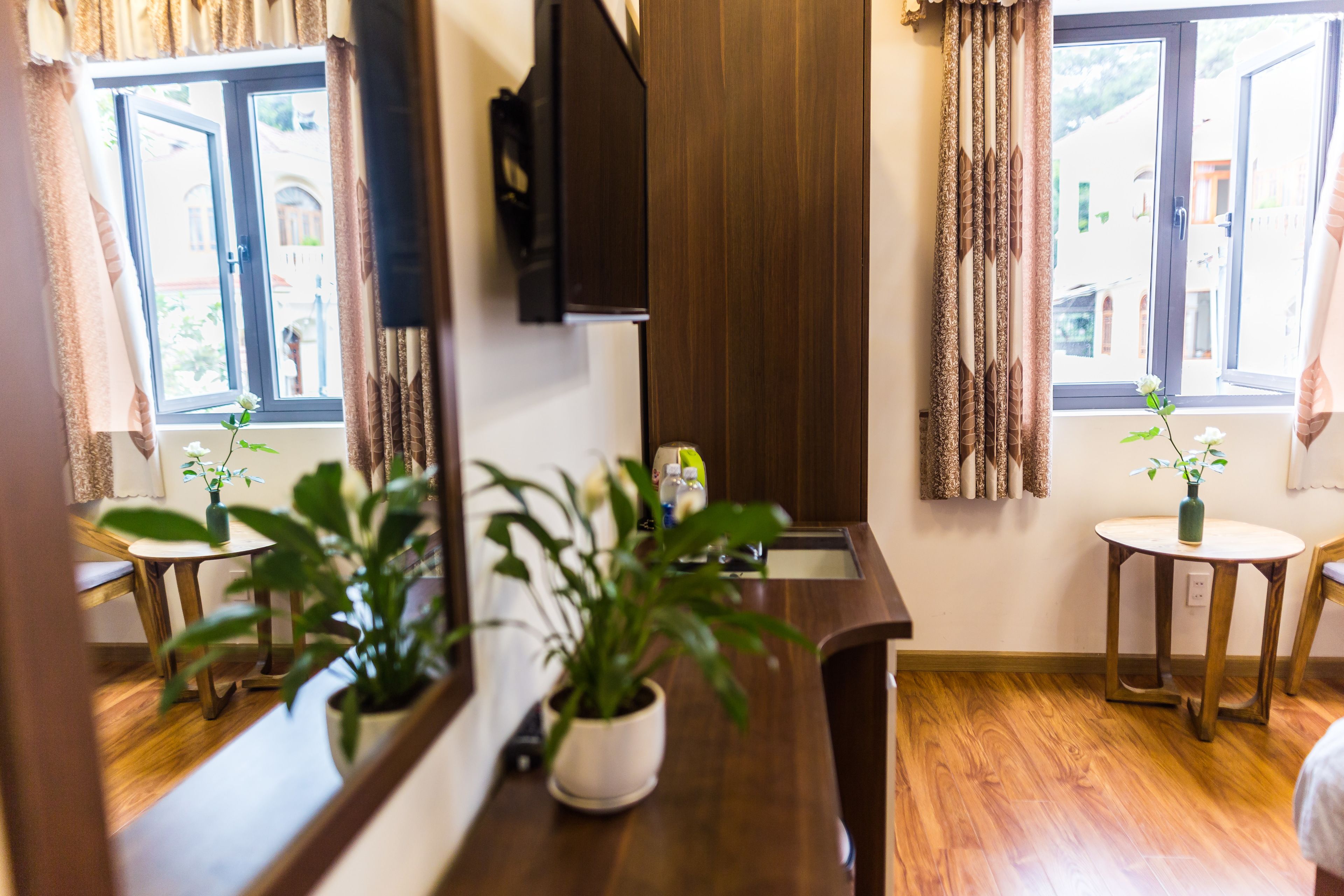 superior double room, 1 queen bed, garden view | minibar, desk, soundproofing, rollaway beds