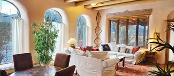 Casa Bella - VIEWS private yard stream gourmet kitchen high speed internet