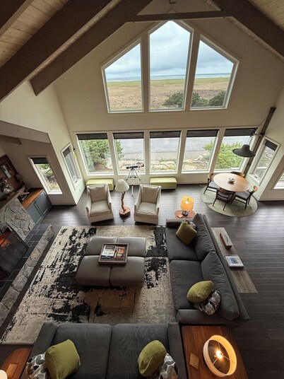 AMAZING VIEW + UNEQUALED COMFORT = THE PERFECT RETREAT