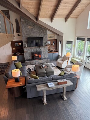 Smart TV, fireplace, DVD player, books