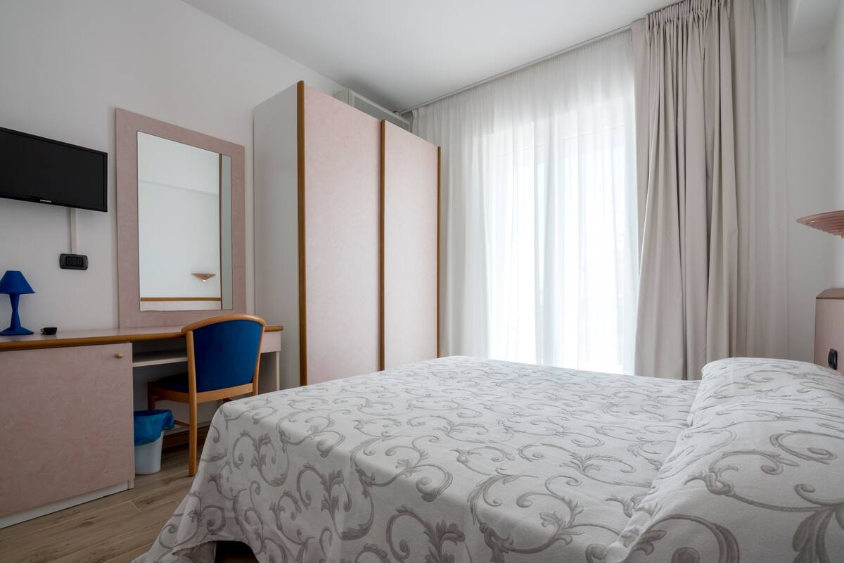 스탠다드 더블룸 또는 트윈룸 | 1 개의 침실, 미니바, 객실 내 금고, 책상