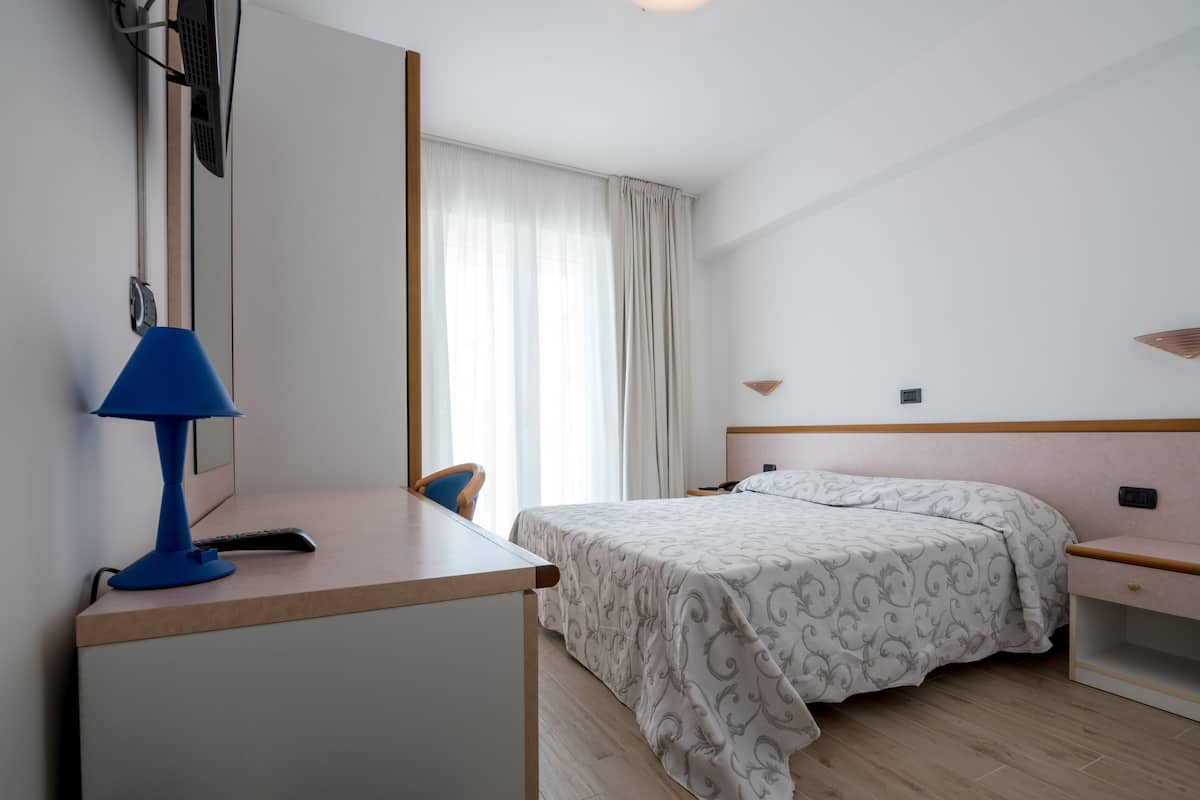 Chambre Standard Double ou avec lits jumeaux | Minibar, coffres-forts dans les chambres, bureau, Wi-Fi gratuit