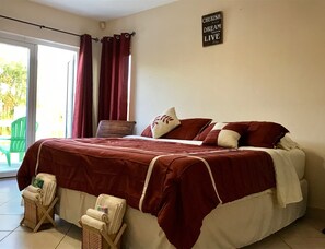 1 slaapkamer, een strijkplank/strijkijzer, internet, beddengoed