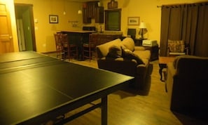 Smart TV, videojuegos, reproductor de DVD y tenis de mesa 